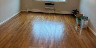 No Fee  Suoer nice Condo with Utilities and 2 parking spaces, Laundry and Pool Gallery 1