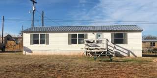 3/2 MOBILE HOME! New interior paint; new vinyl flooring! Gallery 1