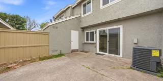 Spacious Two Story Townhome in Woodbridge Gallery 15