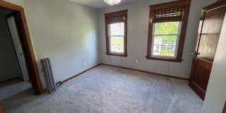 17 Englewood Avenue Gallery 7