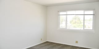 522 East Collins Gallery 44