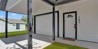 705 E Hanna Street Gallery 2
