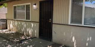 2 bedroom | 1 bathroom | South Sacramento Duplex Gallery 1