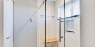 Lovely 3 Bedroom, 3 Bathroom Home with Solar Gallery 4