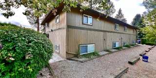 Spacious & Bright 2-Bedroom, 1-Bath upper-level fourplex- located in Spokane Valley! Gallery 1