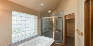2759 NW CHAMPION CIRCLE, BEND, OR 97703 – AWBREY GLEN Gallery 27
