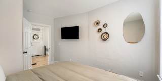 832 26th Street Gallery 18
