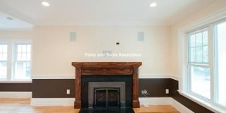 379 Belmont Gallery 10