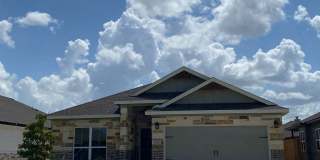 4 BEDROOM,  3 BATH Gallery 1