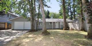 Ranch Style 3 Bedroom Home in Lake Oswego with Large Yard + Detached WorkShop Gallery 1