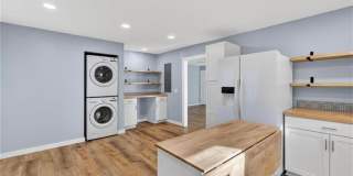 2329 Reynolds Street Gallery 22