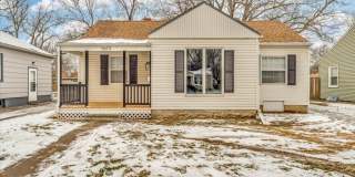 Adorable 2 Bed Riverside Home – Updated  Ready Now! Gallery 1