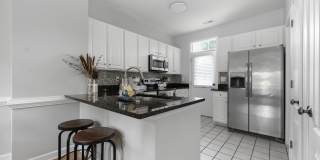Stylish 3-bedroom townhome in Vermillion in Hustersville Gallery 17