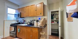 Charming 2BR in East Rock | Hot Water Included | Walk to Yale & SOM Gallery 6