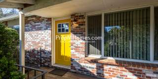 Two Bedroom Charmer in the Heart of Oregon City - Garage Included! Gallery 1