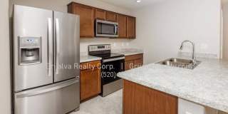 Lovely 3 Bedroom, 2 Bath Home with Den in Southeast Tucson (Irvington/Camino Seco) Gallery 5