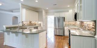 Beautiful Home in Willow Springs Just Minutes to Downtown Franklin Gallery 14