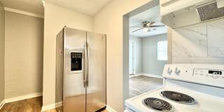 Newly Renovated One Bedroom Duplex - Move In Special! Gallery 10