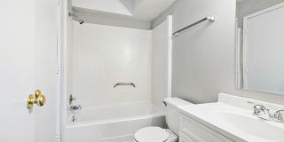 Leavitt Park Apartments - Waterloo, IA Gallery 7