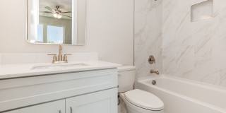 Beautiful 3BR 2.5BA Townhome w/ Full Appliance Kitchen • Garage Parking • Ultra-Modern Gallery 11