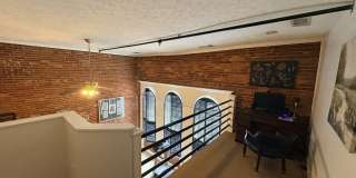 102 N Hill Street Gallery 11