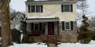 Spectacular 3 Bed/2.5 Bath Colonial in Freeport! Gallery 1