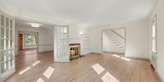42 Oak Street 42 Oak Street Gallery 15