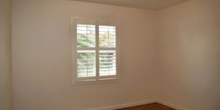 Beautiful 3 Bedroom and 2 Bathroom Home Gallery 16
