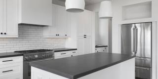 Modern Coastal Lease in Top of the World Gallery 12