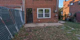 3 Bedroom - 1 Bathroom Row Home in a Beautiful Neighborhood Gallery 7