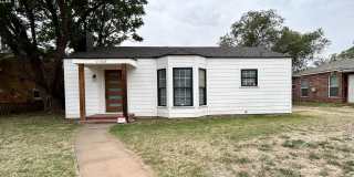 2Bed/1Bath 2107 28th Available Now! Gallery 1