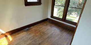 Large Brick 7 bedroom home Gallery 25