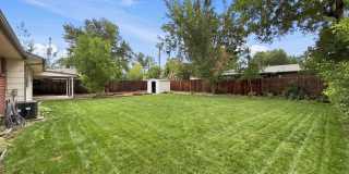 Large Arvada house with yard Gallery 4