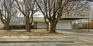 4 Bedroom Home Near LCU with HUGE Bonus Room Gallery 1