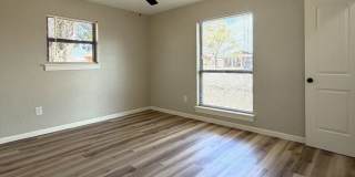 6710 SW Embassy Cir - AVAILABLE NOW! Gallery 15