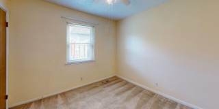 Spacious 3 Bedroom Home with Sunroom & Large Backyard Gallery 15