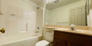 Great 3 Bed 2 Bath House with Garage!! Gallery 16