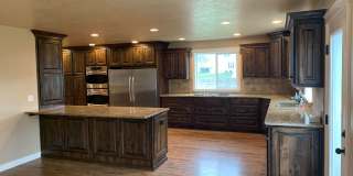 Beautiful 5 Bed/3.5 bath in Bountiful! Gallery 1