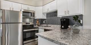 Lake Forest Apartments Gallery 2