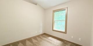 Spacious 3 Bedroom Townhome with Huge Bonus Room! Gallery 24