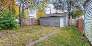 512 Troy St. Gallery 28