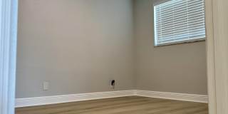 1930 SW 28th Street Gallery 20