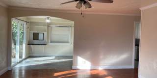 CHARMING 4 BED 2 BATH HOUSE NEAR DOWNTOWN Gallery 5