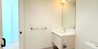 Very Unique Spacious Two Bedroom - Two bath luxury Condo with Views and Pool Gallery 17