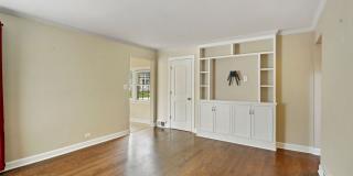 115 N Hager Avenue Gallery 7