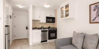 725 E Main Street unit: #305 Gallery 4