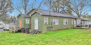 Room in 3 Bedroom Home at Centre St Room in 3 Bedroom Home at Centre St Gallery 1