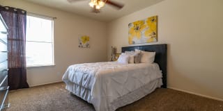 Oak Tree Park Apartments Gallery 14