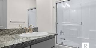 Gorgeous! Brand New 3 Bedroom Townhome in Eagle Point Gallery 9
