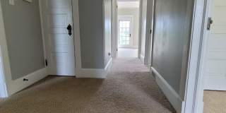 Beautiful 4 bedroom 2.5 house Gallery 9